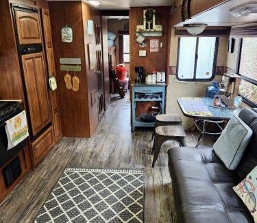 Roscoe Other | Rv adventure Roscoe Pet friendly
