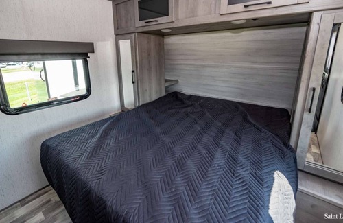 Port Malabar House | RV Camper - Jet Skis Included - Couples Vacation