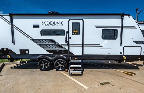 Port Malabar House | RV Camper - Jet Skis Included - Couples Vacation
