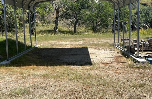 Raisin RV Rental | RV Parking in the beautiful country