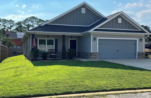 Wynnehaven Beach House | RV Ready! 3BR/2BA Home Near Navarre and Destin!