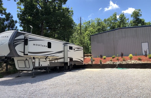 Mid America RV Rental | RV SITE-LAKE HAMILTON-SPACE B