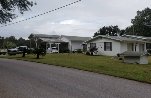 Inverness RV Rental | RV site on Withlacoochee bike trail 46 miles long