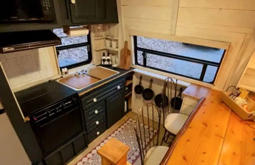 Ellijay House | RV Tiny Home w/Hot Tub, Outdoor Shower, Fire pit