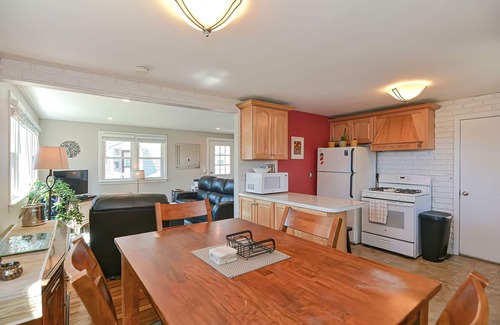 Beverly House | Ryal Side Hideaway Cove: A hidden gem with river views in Beverly.