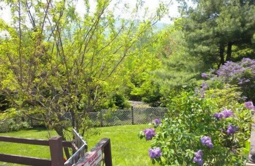Bar Harbor Cottage | RYAN'S ACADIA CARRIAGE HOUSE - 2 1/2 mi. from town, 1 mi. to Eagle Lake!