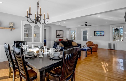 Rye Condo | Rye Retreat: Fireplace, Fast WiFi, Big Screen TV - Near Portsmouth, Seabrook, Seaside, and Shopping