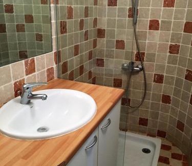 Fontaine-de-Vaucluse Apartment | Séjour Authentique et provençal