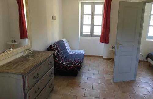 Fontaine-de-Vaucluse Apartment | Séjour Authentique et provençal