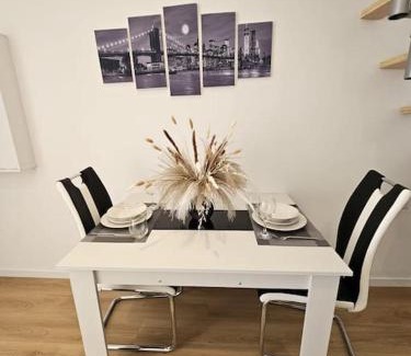 Aulnay-sous-Bois Apartment | Séjour cosy avec parking privé dans la cour de la maison