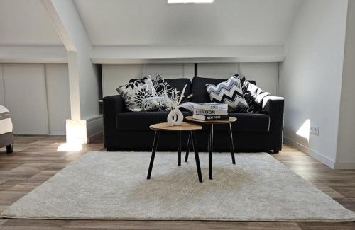 Aulnay-sous-Bois Apartment | Séjour cosy avec parking privé dans la cour de la maison