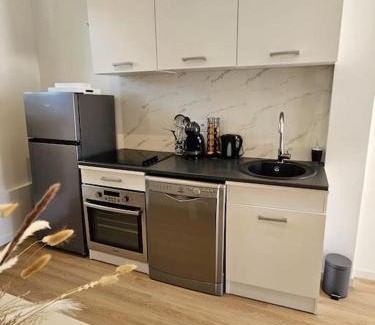 Aulnay-sous-Bois Apartment | Séjour cosy avec parking privé dans la cour de la maison