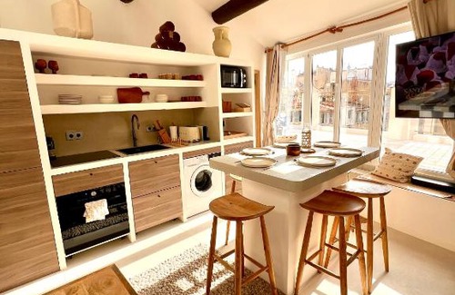 1st Arrondissement Apartment | Séjour marseillais - Penthouse vieux port climatisé