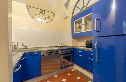 Sant' Ambrogio Apartment | S. Croce Apartment Historic Center Air Conditioning Wi-fi Duomo Florence