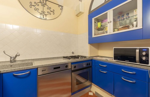 Sant' Ambrogio Apartment | S. Croce Apartment Historic Center Air Conditioning Wi-fi Duomo Florence