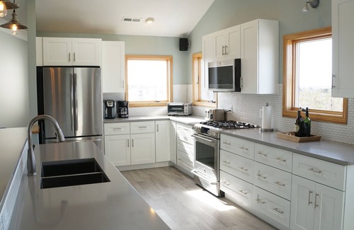 South Nags Head House | S. Nags Head Semi-Oceanfront: Large Pool, Cabana, Hot Tub, NEW Kitchen & Baths!