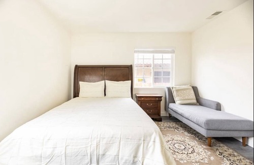 East San Gabriel Villa | S- Two houses at same location