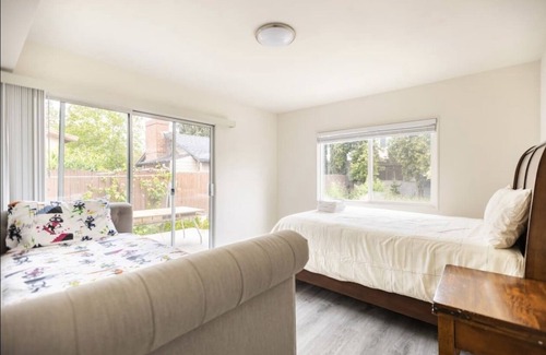 East San Gabriel Villa | S- Two houses at same location
