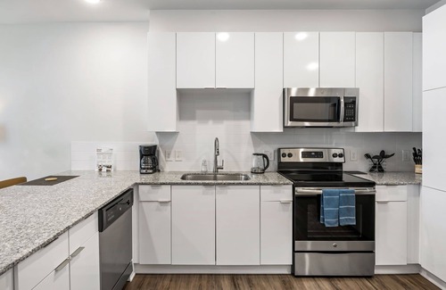 Midtown Apartment | (S1BC) Great Location, Peaceful 1-BR Near Colony Square