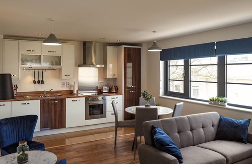 Rushmoor District Apartment | SA Today Apartments Farnborough (Fibre Wi-Fi & Netflix)!