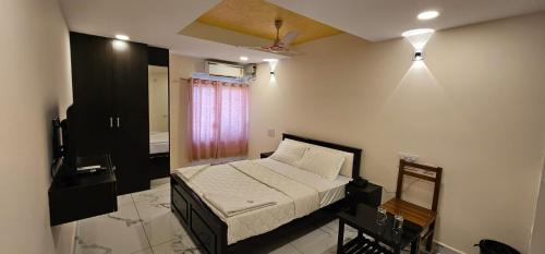 Udupi Hotel | SAADHANA COMFORTS LODGE