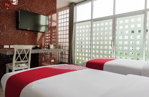 Pak Nakhon Hotel | Sabai Palace