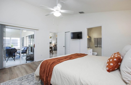 Sabal Springs House | Sabal Springs +55 Community, Flower House