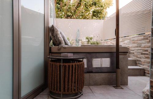 Preveza House | Sabbia Mini Pool Suites
