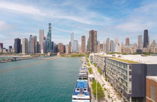 Streeterville Hotel | Sable At Navy Pier Chicago, Curio Collection By Hilton