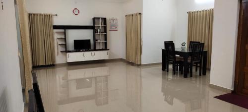 Pirmed House | Sabrin Cottage