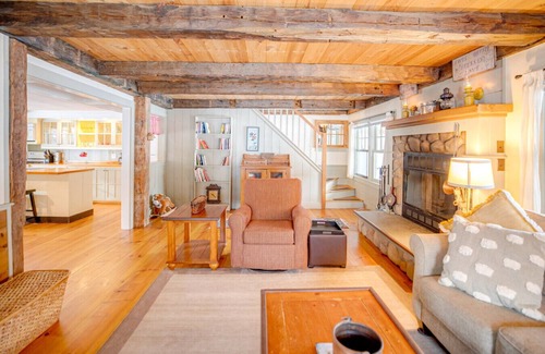 Carroll County House | Saco Access Farmhouse-Dog friendly-Fireplaces
