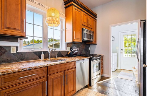 Southern Coast House | Saco Coastal Haven | 5BR, Sleeps12 + Walk to Beach |Dogs OK