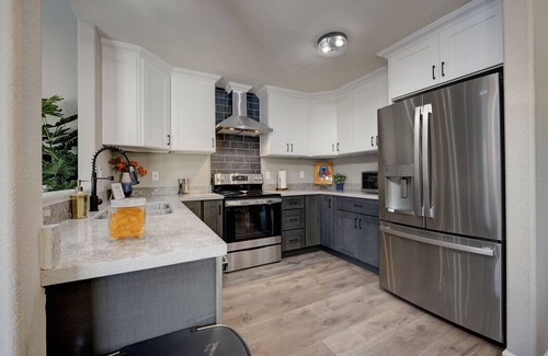 Southeastern Sacramento House | Sacramento Retreat w/Pool, Tub, & Backyard Golf Oasis