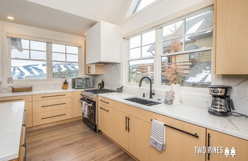 Saddle Ridge House | Saddle Ridge | Stunning Renovated Home in Moonlight