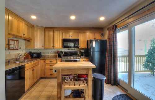 Rangeley Condo | Saddleback - White Birch 74 - GREAT ski-in/out