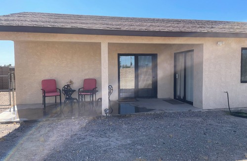 Fort Mohave House | Safe and clean, 5 min away from shopping centers & restaurants. Pet-Friendly