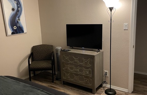 Hodgin Condo | Safe and Secure in a Gated Community with Mountain View.