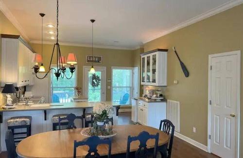 Iuka House | Safe Harbor Aqua Villa, Pickwick