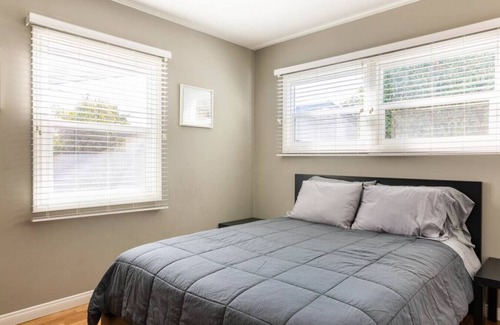 West Covina House | Safe Neighborhood-3bdr,1.5bath Next to Everything!