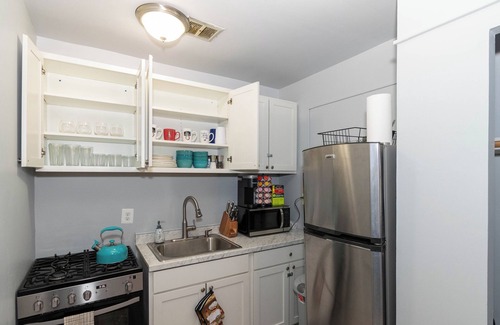Albany Apartment | Safe Sweet Serene - Empire Plaza