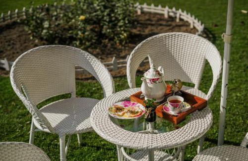Srinagar House | SaffronStays Awakening Deluxe Rooms