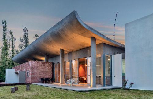 Mudigere Villa | SaffronStays Cafella- A 3-BDR elliptical-roof villa in Chikmagalur