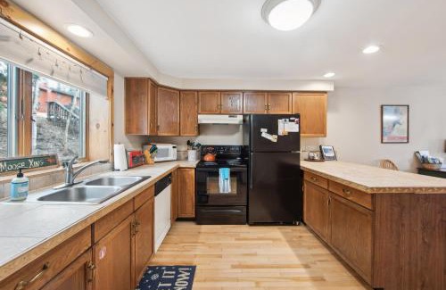 North Creek House | Sagamore 46G - Adirondack Retreat for All Seasons