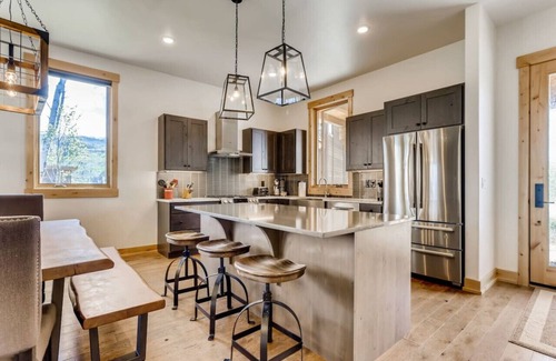 Silverthorne House | Sage Lodge - Luxury Rental, Walk to Clubhouse!