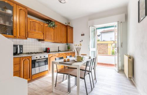 Pisa Apartment | Sage&Rosemary Home - with Garden by Pleiades Home