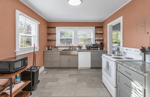 Parker House | Sage Submarine- Pet Friendly Home 2 mi to Downtown