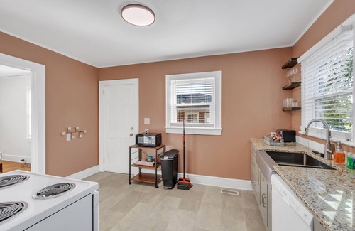 Parker House | Sage Submarine- Pet Friendly Home 2 mi to Downtown