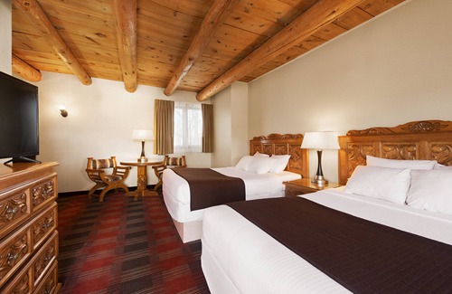 Taos Hotel | Sagebrush Inn & Suites