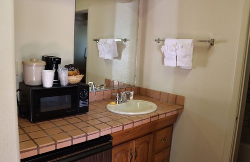 Taos Hotel | Sagebrush Inn & Suites