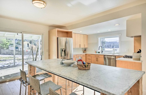 Sagle House | Sagle Family Getaway < 1 Mi to River & Beach